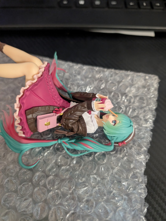 Figurka Hatsune Miku NS Autumn Date Pink Color Ver. 14cm Z Defektem