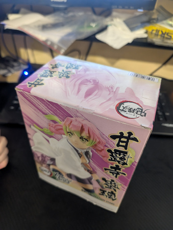 Figurka Demon Slayer Vibration Stars Mitsuri Kanroji 13cm Z Defektem