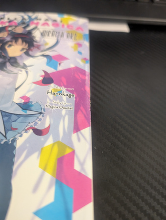 Manga ANG Puella Magi Madoka Magica: Wraith Arc Vol. 3 Z Defektem